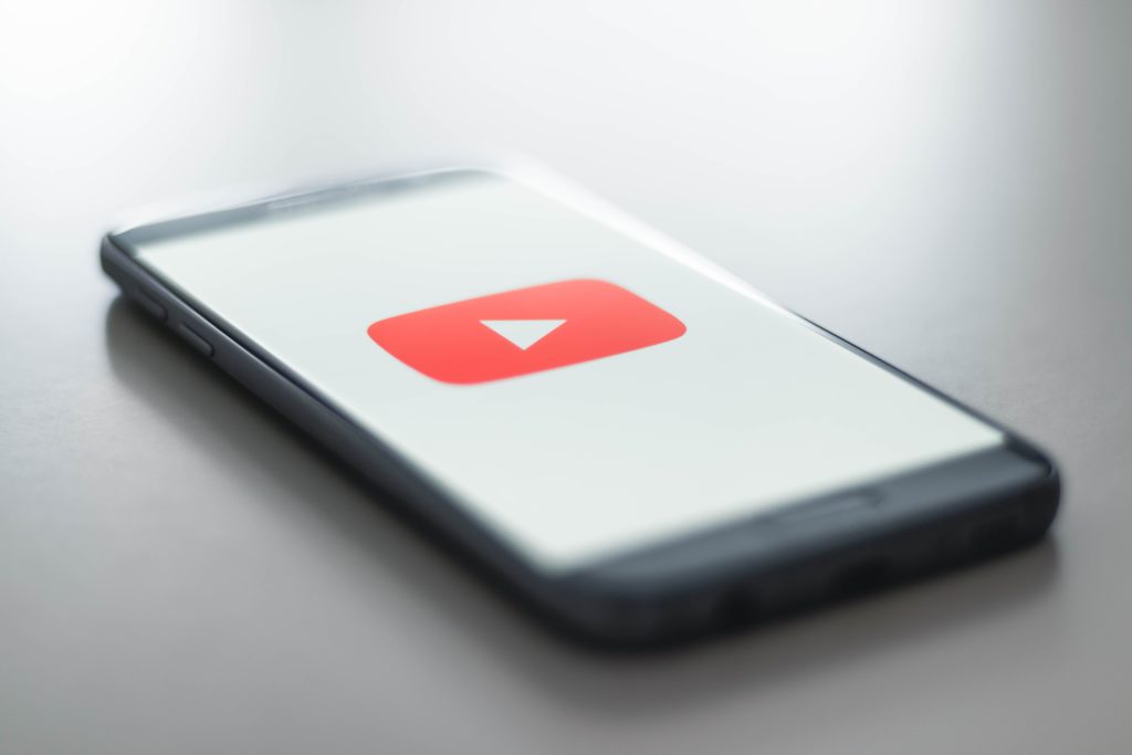 how to download youtube videos on iphone